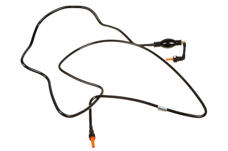 Kraftstoffrohr (vorwärts gebogen)